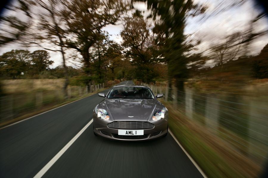  Aston Martin DB9 2004 года  (UK) (фото 10 из 24)